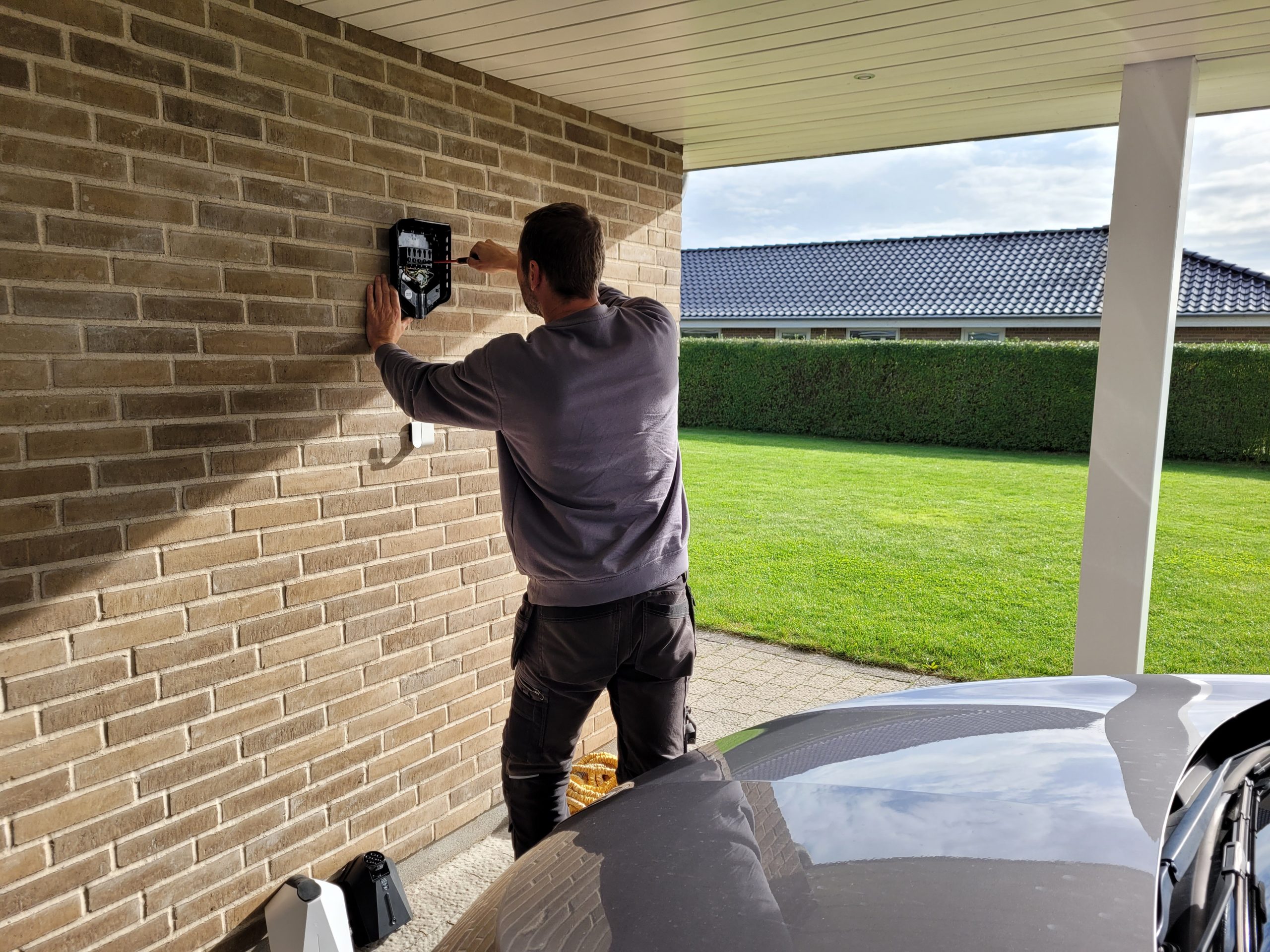 Installation af ladestander til privat og erhverv